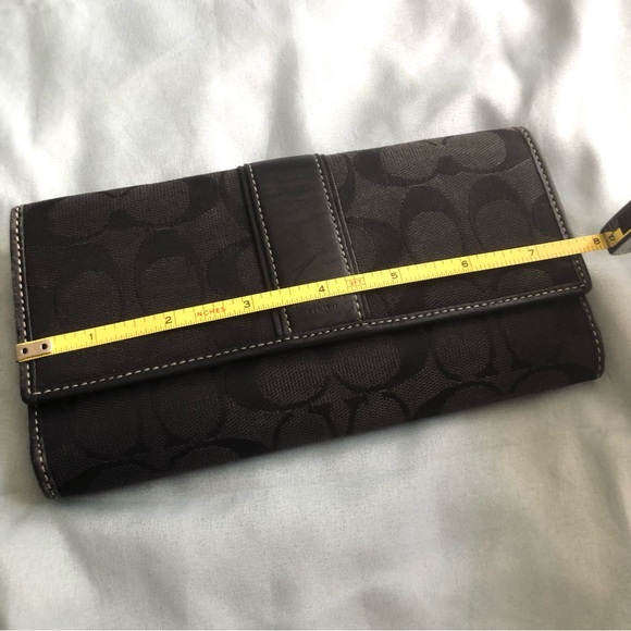 SOLD Black Signiture Coach Leatherware Wallet - Picture 7 of 7